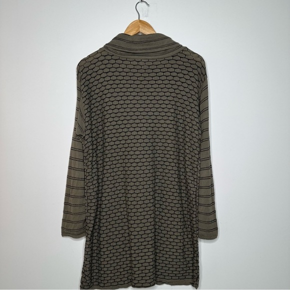 Margaret Winters Button Side Turtleneck Sweater Size Medium - Picture 7 of 7